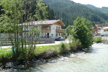 Appartments Am Bach Apartment
